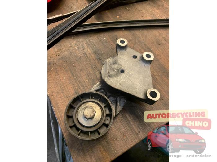 Gebrauchte Spannrolle Multiriemen Volvo C30 (EK/MK) 1.6 D 16V Preis € 10,00 Margenregelung angeboten von Autorecycling Chino B.V.