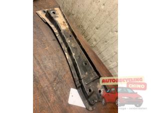 Begagnade Underram Opel Agila (B) 1.2 16V Pris € 20,00 Marginaltabell erbjuds av Autorecycling Chino B.V.