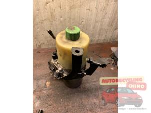 Begagnade Servostyrningspump Volkswagen Polo V (6R) 1.2 TDI 12V BlueMotion Pris € 70,00 Marginaltabell erbjuds av Autorecycling Chino B.V.