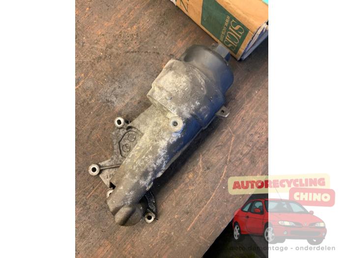 Gebrauchte Ölfiltergehäuse Mini Mini (R56) 1.6 16V Cooper Preis € 20,00 Margenregelung angeboten von Autorecycling Chino B.V.
