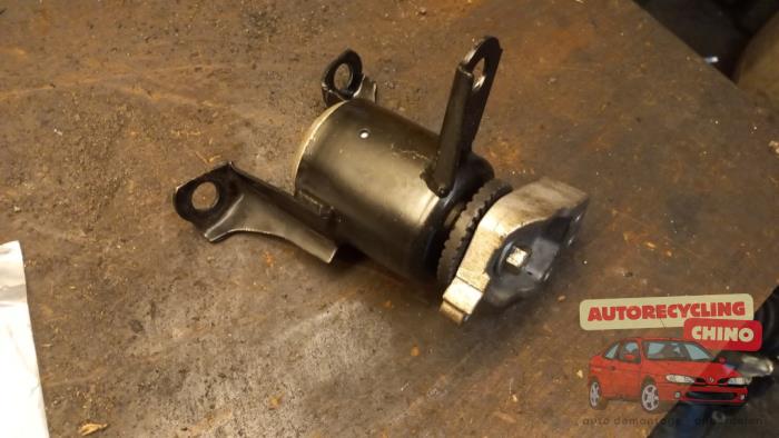 Used Engine mount Ford Fiesta 6 (JA8) 1.6 TDCi 16V Price € 30,00 Margin scheme offered by Autorecycling Chino B.V.