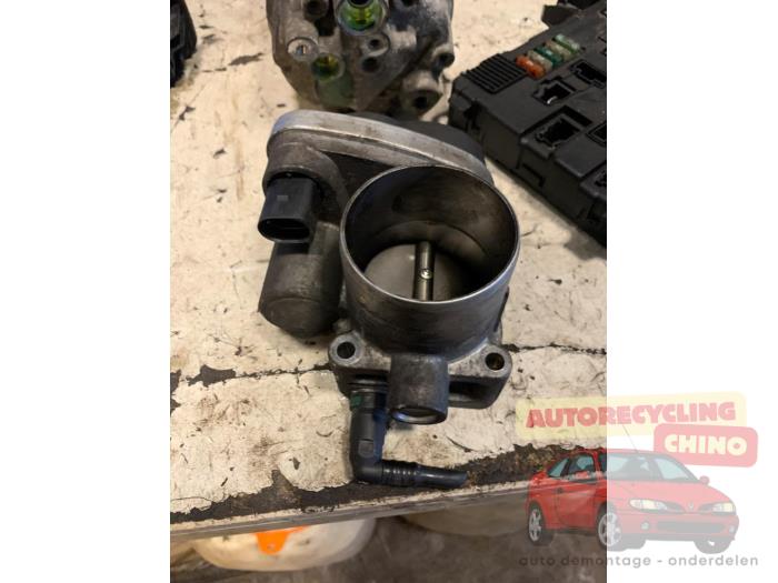 Gebrauchte Drosselklappengehäuse Renault Megane II CC (EM) 1.6 16V Preis € 35,00 Margenregelung angeboten von Autorecycling Chino B.V.