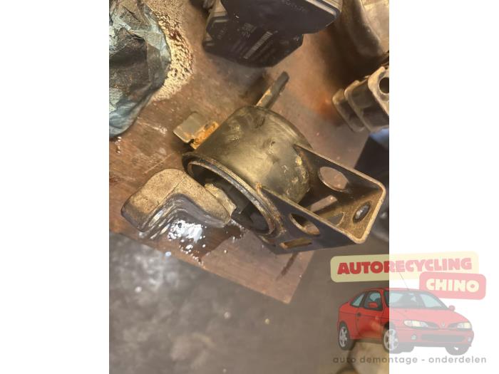 Used Engine mount Chevrolet Spark (M300) 1.0 16V Bifuel Price € 25,00 Margin scheme offered by Autorecycling Chino B.V.