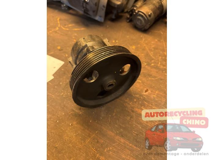 Usagé Pompe de direction Renault Kangoo Express (FC) 1.5 dCi 60 Prix € 35,00 Règlement à la marge proposé par Autorecycling Chino B.V.