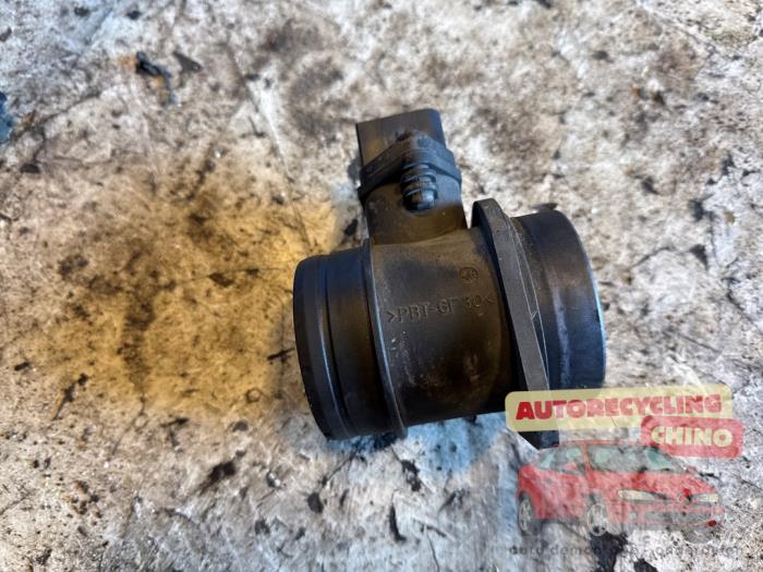 Gebrauchte Luftmassenmesser Volkswagen Transporter T5 1.9 TDi Preis € 25,00 Margenregelung angeboten von Autorecycling Chino B.V.