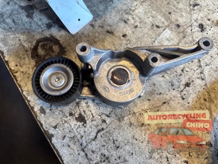 Gebrauchte Spannrolle Multiriemen Volkswagen Transporter T5 1.9 TDi Preis € 35,00 Margenregelung angeboten von Autorecycling Chino B.V.