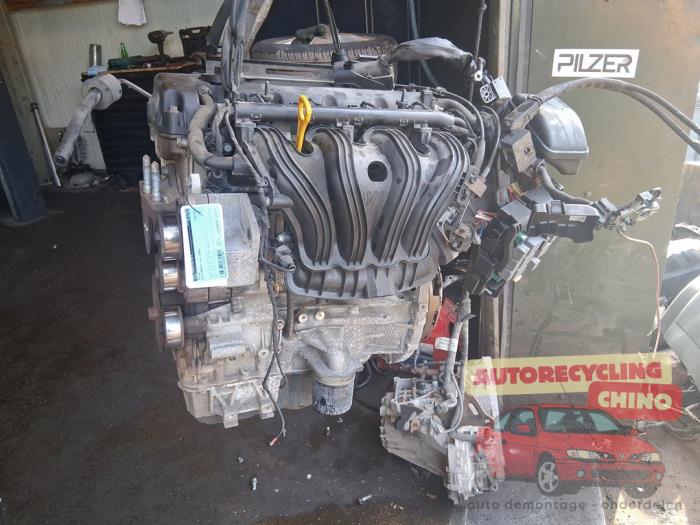 Used Engine Kia Carens III (FG) 2.0i CVVT 16V Price € 1.200,00 Margin scheme offered by Autorecycling Chino B.V.