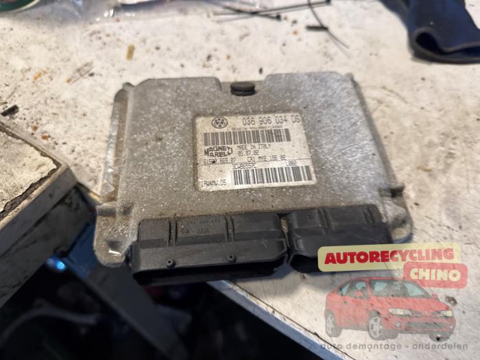 Used Engine management computer Seat Leon (1M1) 1.6 16V Price € 70,00 Margin scheme offered by Autorecycling Chino B.V.
