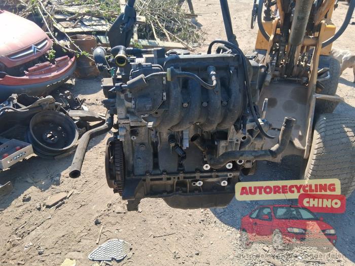 Motor van een Peugeot 206+ (2L/M) 1.1 XR,XS 2011