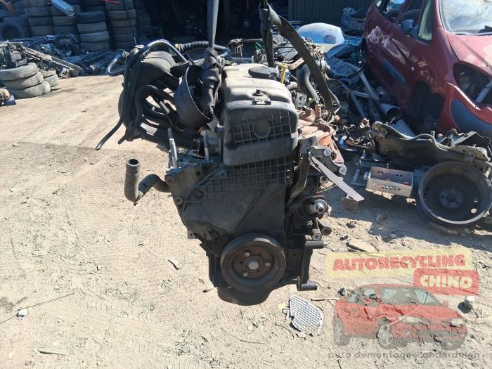 Motor van een Peugeot 206+ (2L/M) 1.1 XR,XS 2011