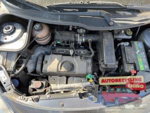 Motor van een Peugeot 206+ (2L/M) 1.1 XR,XS 2011