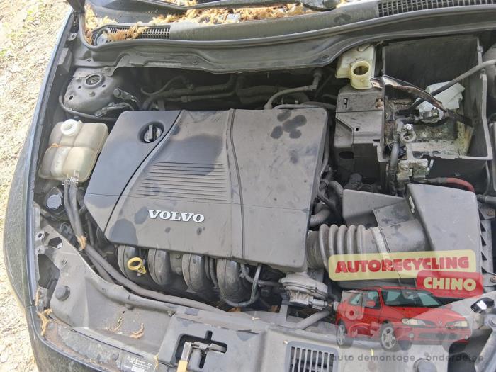 Usagé Moteur Volvo V50 (MW) 1.8 16V Prix € 400,00 Règlement à la marge proposé par Autorecycling Chino B.V.