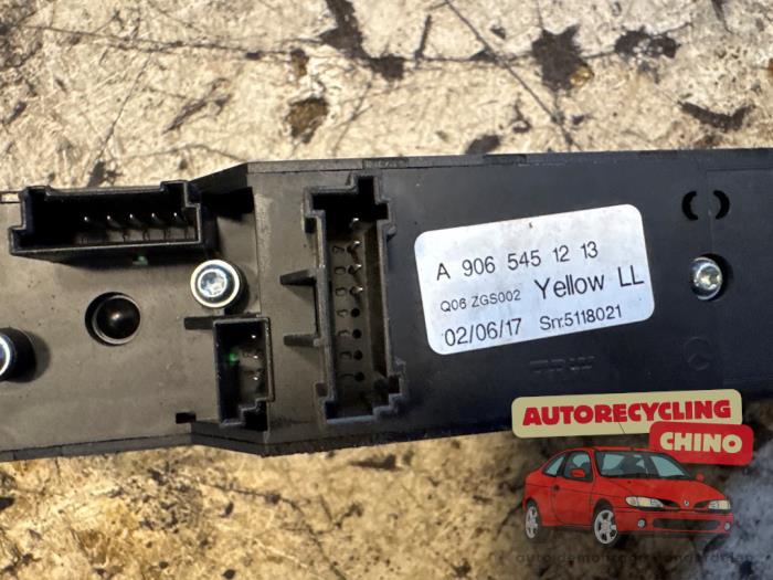 Usados Interruptor de ventanilla eléctrica Mercedes Sprinter 3,5t (906.63) 309 CDI 16V Precio € 35,00 Norma de margen ofrecido por Autorecycling Chino B.V.