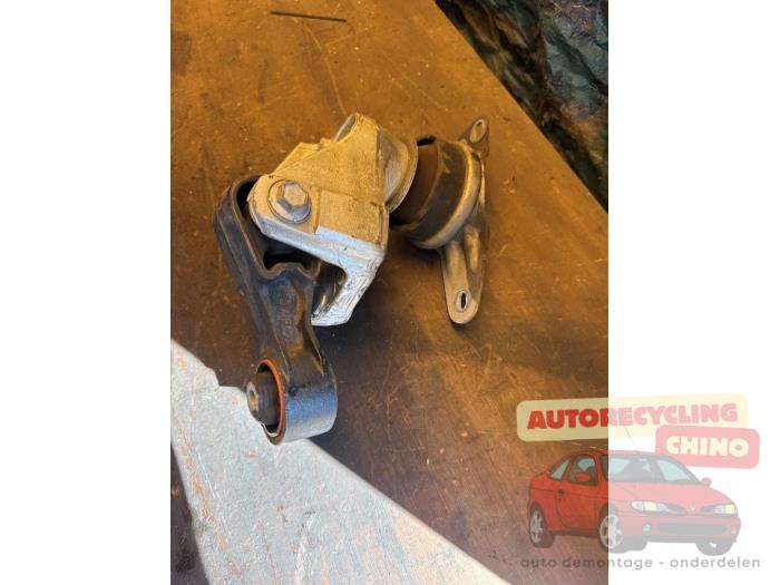 Used Engine mount Citroen C5 III Tourer (RW) 1.6 HDi 16V 115 Price € 25,00 Margin scheme offered by Autorecycling Chino B.V.