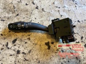 Begagnade Indikatorbrytare Kia Carens III (FG) 2.0i CVVT 16V Pris € 25,00 Marginaltabell erbjuds av Autorecycling Chino B.V.