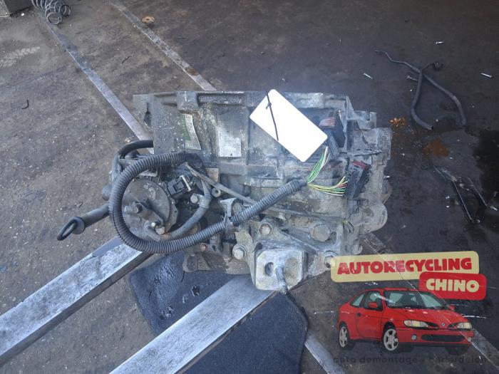 Usagé Boite de vitesses Saab 9-5 (YS3E) 2.3t 16V Prix € 250,00 Règlement à la marge proposé par Autorecycling Chino B.V.
