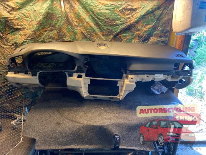Używane Panel BMW 5 serie Touring (F11) 520d 16V Cena € 200,00 Procedura marży oferowane przez Autorecycling Chino B.V.
