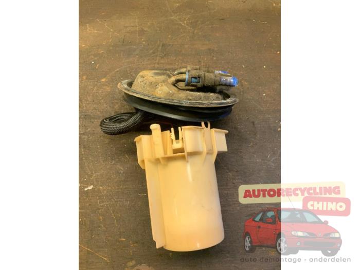 Gebrauchte Benzinpumpe Opel Astra G (F08/48) 1.6 Preis € 50,00 Margenregelung angeboten von Autorecycling Chino B.V.