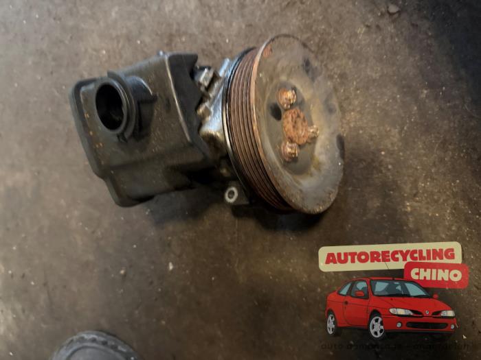 Used Power steering pump Mercedes Vito (639.6) 2.2 109 CDI 16V Price € 100,00 Margin scheme offered by Autorecycling Chino B.V.