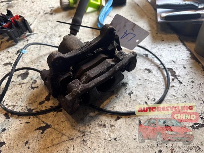 Gebrauchte Bremszange links hinten Mercedes Vito (639.6) 2.2 109 CDI 16V Preis € 50,00 Margenregelung angeboten von Autorecycling Chino B.V.