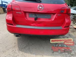 Begagnade Bakre stötfångare Opel Astra J Sports Tourer (PD8/PE8/PF8) 2.0 CDTI 16V 165 Pris € 150,00 Marginaltabell erbjuds av Autorecycling Chino B.V.