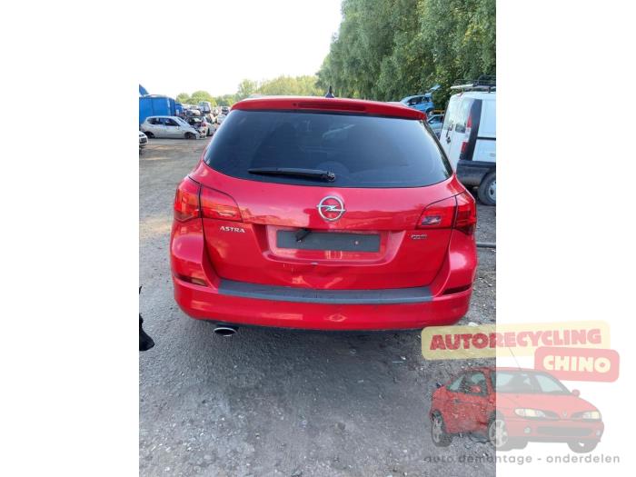 Usados Ventanilla detrás Opel Astra J Sports Tourer (PD8/PE8/PF8) 2.0 CDTI 16V 165 Precio € 120,00 Norma de margen ofrecido por Autorecycling Chino B.V.