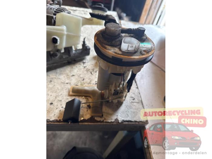 Gebrauchte Kraftstoffpumpe Elektrisch Toyota Corolla Verso (E12) 1.8 16V VVT-i Preis € 35,00 Margenregelung angeboten von Autorecycling Chino B.V.