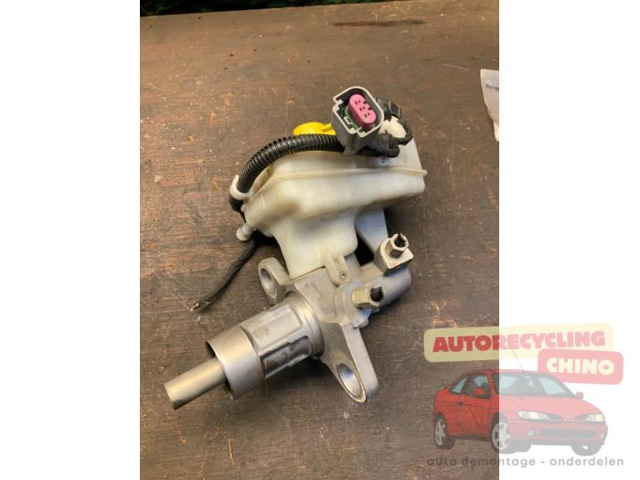 Usagé Cylindre de frein principal Opel Astra J Sports Tourer (PD8/PE8/PF8) 2.0 CDTI 16V 165 Prix € 25,00 Règlement à la marge proposé par Autorecycling Chino B.V.