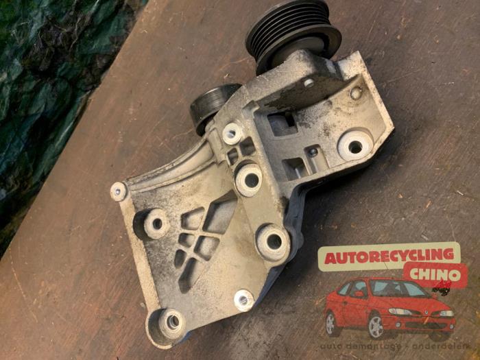 Used Alternator lower bracket Opel Astra J Sports Tourer (PD8/PE8/PF8) 2.0 CDTI 16V 165 Price € 35,00 Margin scheme offered by Autorecycling Chino B.V.