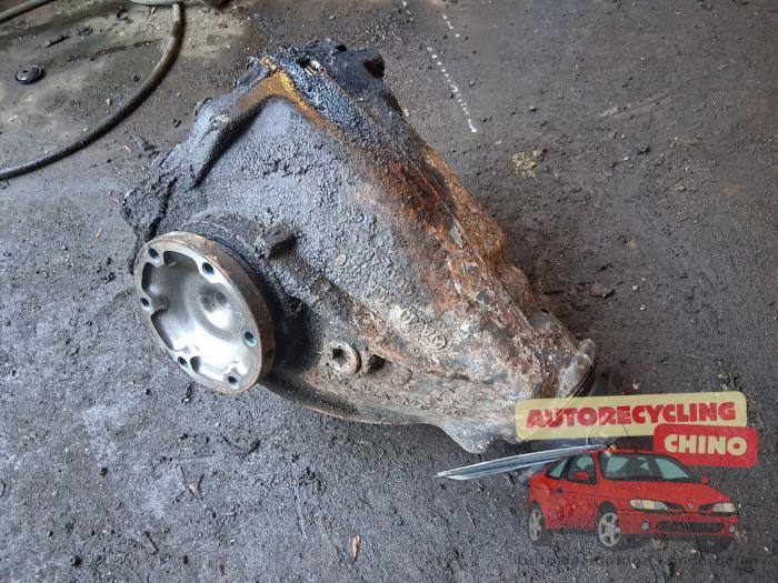 Gebrauchte Differential hinten Mercedes E (W210) 3.2 E-320 V6 18V Preis € 250,00 Margenregelung angeboten von Autorecycling Chino B.V.