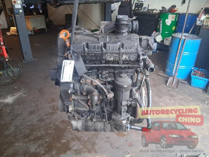 Used Engine Volkswagen Transporter T5 1.9 TDi Price € 700,00 Margin scheme offered by Autorecycling Chino B.V.