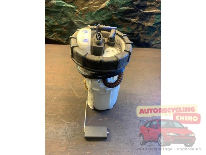 Begagnade Bensinpump Volkswagen Polo IV (9N1/2/3) 1.4 16V Pris € 35,00 Marginaltabell erbjuds av Autorecycling Chino B.V.