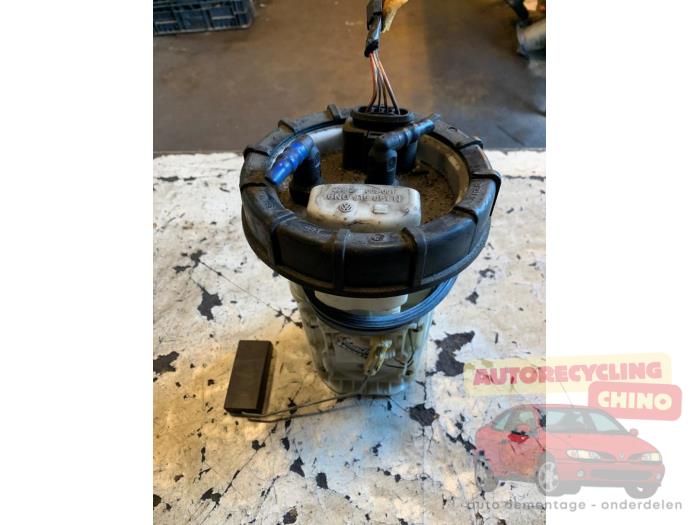 Usagé Pompe essence Volkswagen Polo III (6N2) 1.4 Prix € 35,00 Règlement à la marge proposé par Autorecycling Chino B.V.