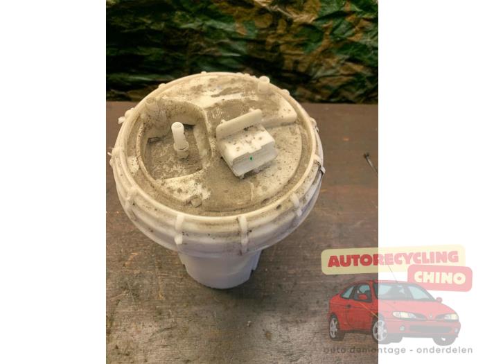 Gebrauchte Benzinpumpe Opel Corsa D 1.4 16V Twinport Preis € 25,00 Margenregelung angeboten von Autorecycling Chino B.V.