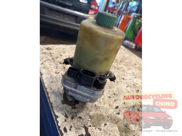 Usagé Pompe de direction Volkswagen Polo V (6R) 1.4 16V Prix € 125,00 Règlement à la marge proposé par Autorecycling Chino B.V.