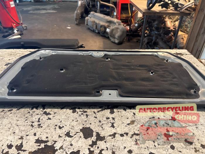 Gebrauchte Abdeckblech Motor Renault Twingo III (AH) 1.0 SCe 70 12V Preis € 60,00 Margenregelung angeboten von Autorecycling Chino B.V.