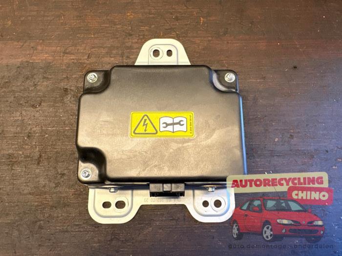 Voltage converter inverter