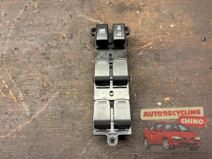 Usados Interruptor de ventanilla eléctrica Suzuki Celerio (LF) 1.0 12V Dualjet Precio € 30,00 Norma de margen ofrecido por Autorecycling Chino B.V.