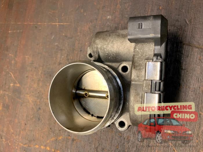Gebrauchte Drosselklappengehäuse Volkswagen Passat Variant (3B6) 1.8 Turbo 20V Preis € 30,00 Margenregelung angeboten von Autorecycling Chino B.V.