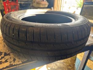 Begagnade Vinterdäck Volkswagen Polo IV (9N1/2/3) 1.4 TDI 70 Pris € 20,00 Marginaltabell erbjuds av Autorecycling Chino B.V.