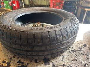 Begagnade Vinterdäck Volkswagen Polo IV (9N1/2/3) 1.4 TDI 70 Pris € 20,00 Marginaltabell erbjuds av Autorecycling Chino B.V.