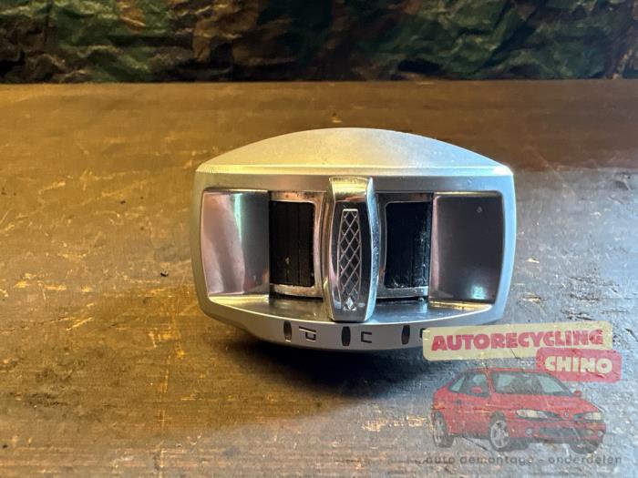 Usados Interruptor Alfa Romeo MiTo (955) 1.4 16V Precio € 30,00 Norma de margen ofrecido por Autorecycling Chino B.V.