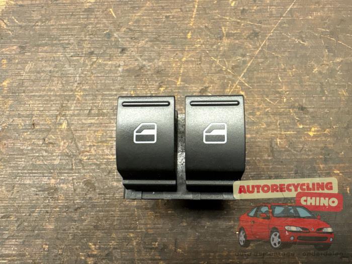Usados Interruptor combinado de ventanillas Volkswagen Polo V (6R) 1.2 TDI 12V BlueMotion Precio € 14,50 Norma de margen ofrecido por Autorecycling Chino B.V.