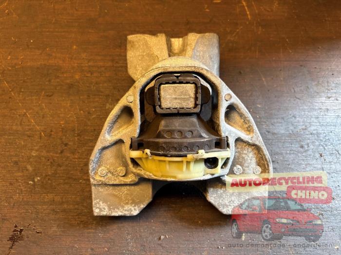 Used Engine mount Ford Transit Courier 1.5 TDCi 75 Price € 95,00 Margin scheme offered by Autorecycling Chino B.V.