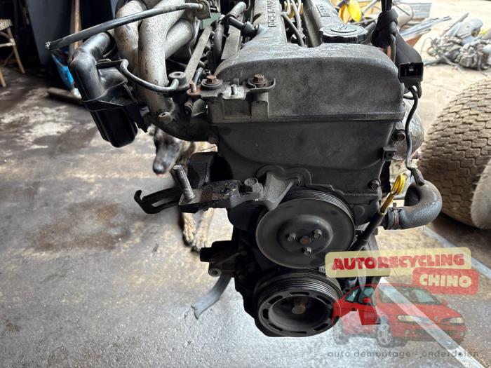 Motor van een Mazda 323 P (BA15) 1.5i 16V 1998