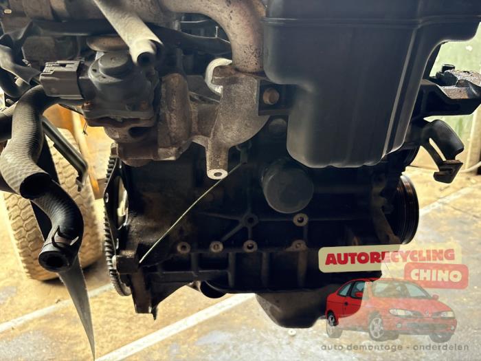 Motor van een Mazda 323 P (BA15) 1.5i 16V 1998