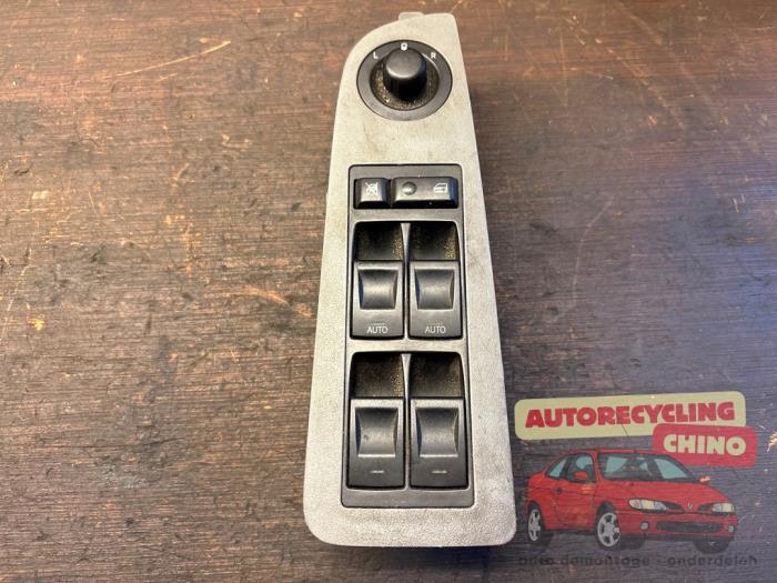 Usados Interruptor combinado de ventanillas Chrysler 300 C 3.5 V6 24V Precio € 47,50 Norma de margen ofrecido por Autorecycling Chino B.V.