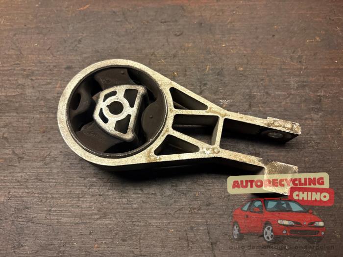 Used Engine mount Opel Corsa D 1.0 Price € 19,50 Margin scheme offered by Autorecycling Chino B.V.