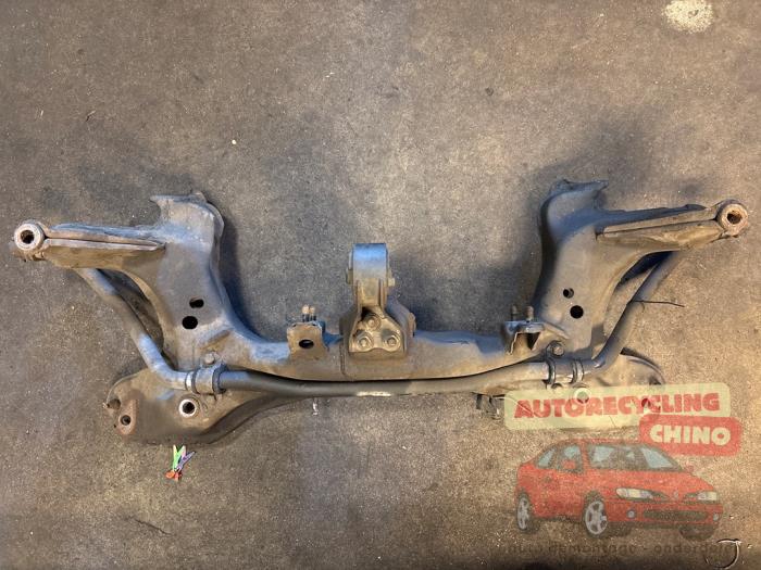 Begagnade Underram Mazda 323 P (BA15) 1.5i 16V Pris € 99,99 Marginaltabell erbjuds av Autorecycling Chino B.V.