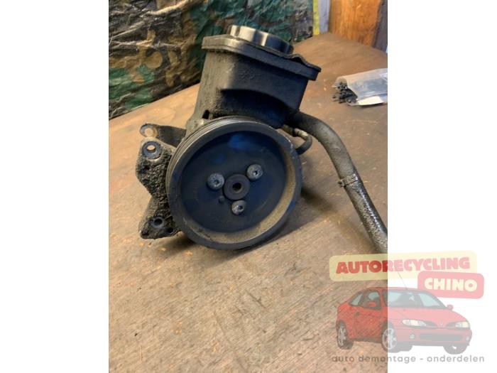 Gebrauchte Lenkkraftverstärker Pumpe BMW 5 serie Touring (E61) 525d 24V Preis € 50,00 Margenregelung angeboten von Autorecycling Chino B.V.